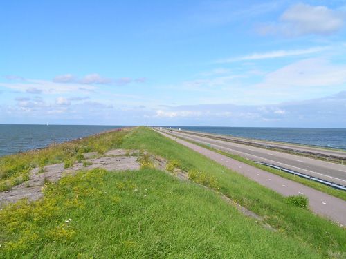 hráz Afsluitdijk - 30km dlouhá