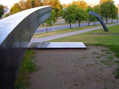 Tallinn - památník potopení trajektu Estonia (r.1994 - cca 800obětí)