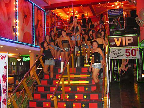 Pattaya - prostitutky (hlavní atrakce místního turistického ruchu)