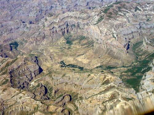 Afganistán z nebe - (hledejte Usamu bin Ladina a komplex Tora Bora)