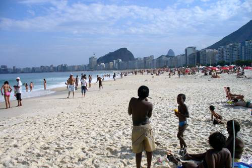 Na pláži Copacabana (a to je srpen na jižní polokouli nejchladnější měsíc)