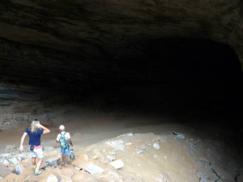 ... jeskyně Lapa Doce dlouhá dva kilometry a v nejužším místě široká 50m