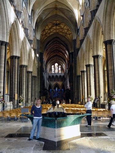 Salisbury - v katedrále je fontána se svěcenou vodou