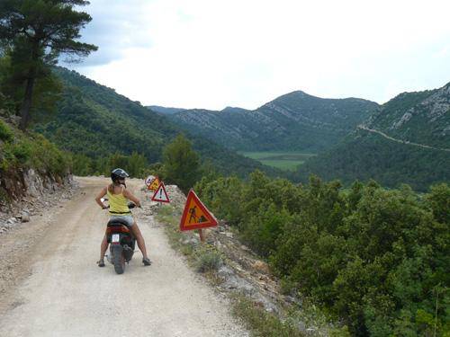 Ostrov Mljet - zdolávání ostrovních cest není úplně snadná záležitost