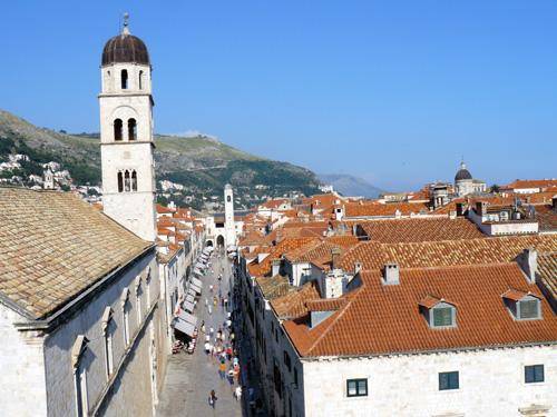 Dubrovnik - pohled z hradeb na staré město