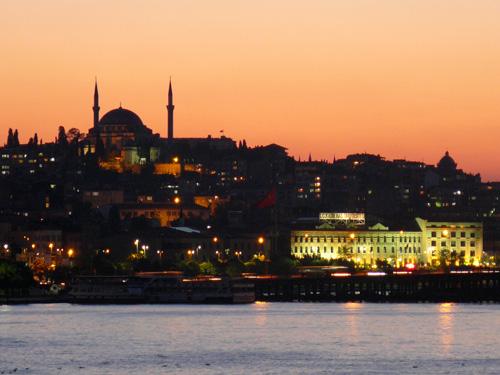 Panorama Istanbulu při západu slunce