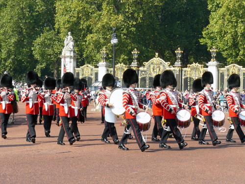 Výměna stráží před Buckinghamským palácem